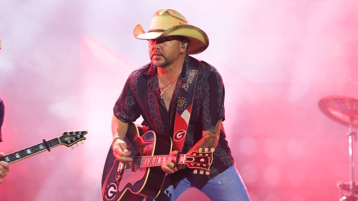 Jason Aldean’s ‘Don’t Tell On Me’ Holds No. 1 for Second Week as 2026 Tour Opens to Sold-Out Shows
