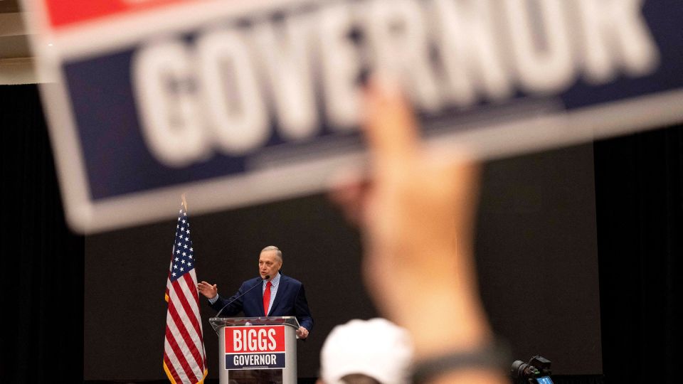 01_2026-07-18T074813Z_781983146_RC22GMAD3AKV_RTRMADP_3_USA-ELECTION-ARIZONA.jpg