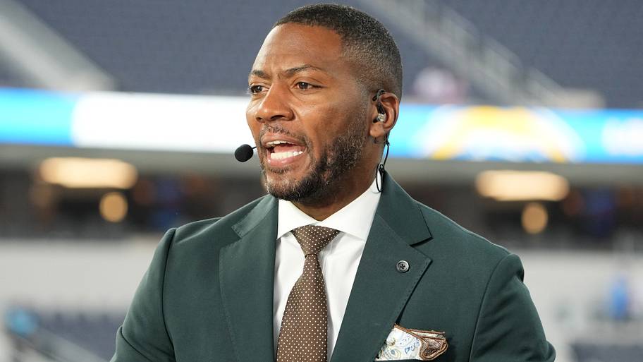 Ryan Clark on the ESPN Monday Night Football Countdown set SoFi Stadium.