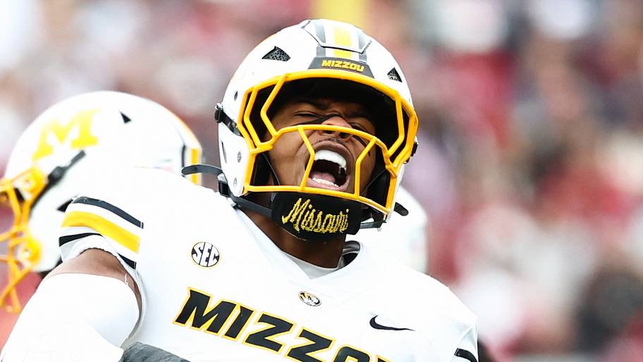 Missouri Tigers linebacker Josiah Trotter