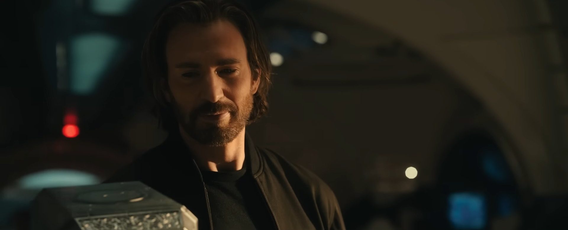 Avengers fans claim Chris Evans’ face has changed – but fan theory explains why