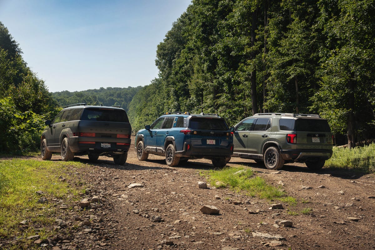 2026 Honda Passport TrailSport Elite, 2026 Hyundai Santa Fe XRT, 2026 Subaru Outback Wilderness: Pics