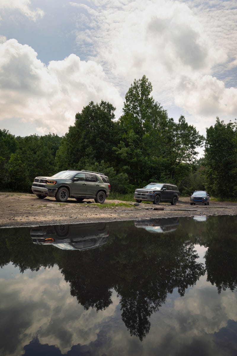 2026 Honda Passport TrailSport Elite, 2026 Hyundai Santa Fe XRT, 2026 Subaru Outback Wilderness: Pics