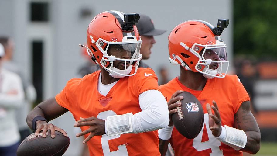 Browns QB's Shedeur Sanders and Deshaun Watson