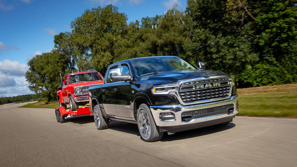 2026-ram-1500-limited-57l-hemi-v8-black-front-angled-view-towing