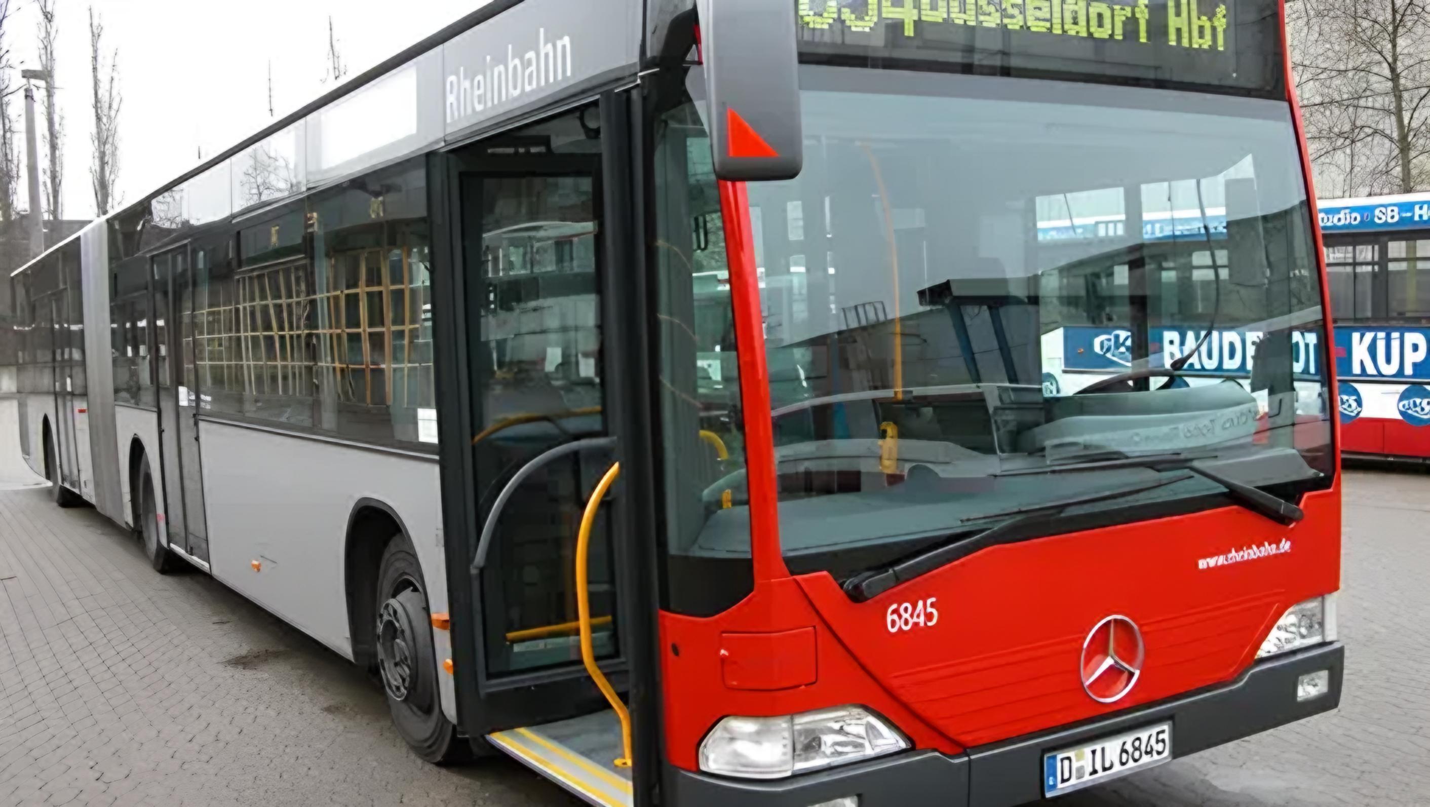 Rheinbahn's Mercedes Gelenkbus for Düsseldorf
