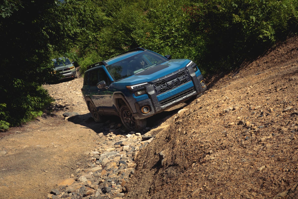 2026 Honda Passport TrailSport Elite, 2026 Hyundai Santa Fe XRT, 2026 Subaru Outback Wilderness: Pics