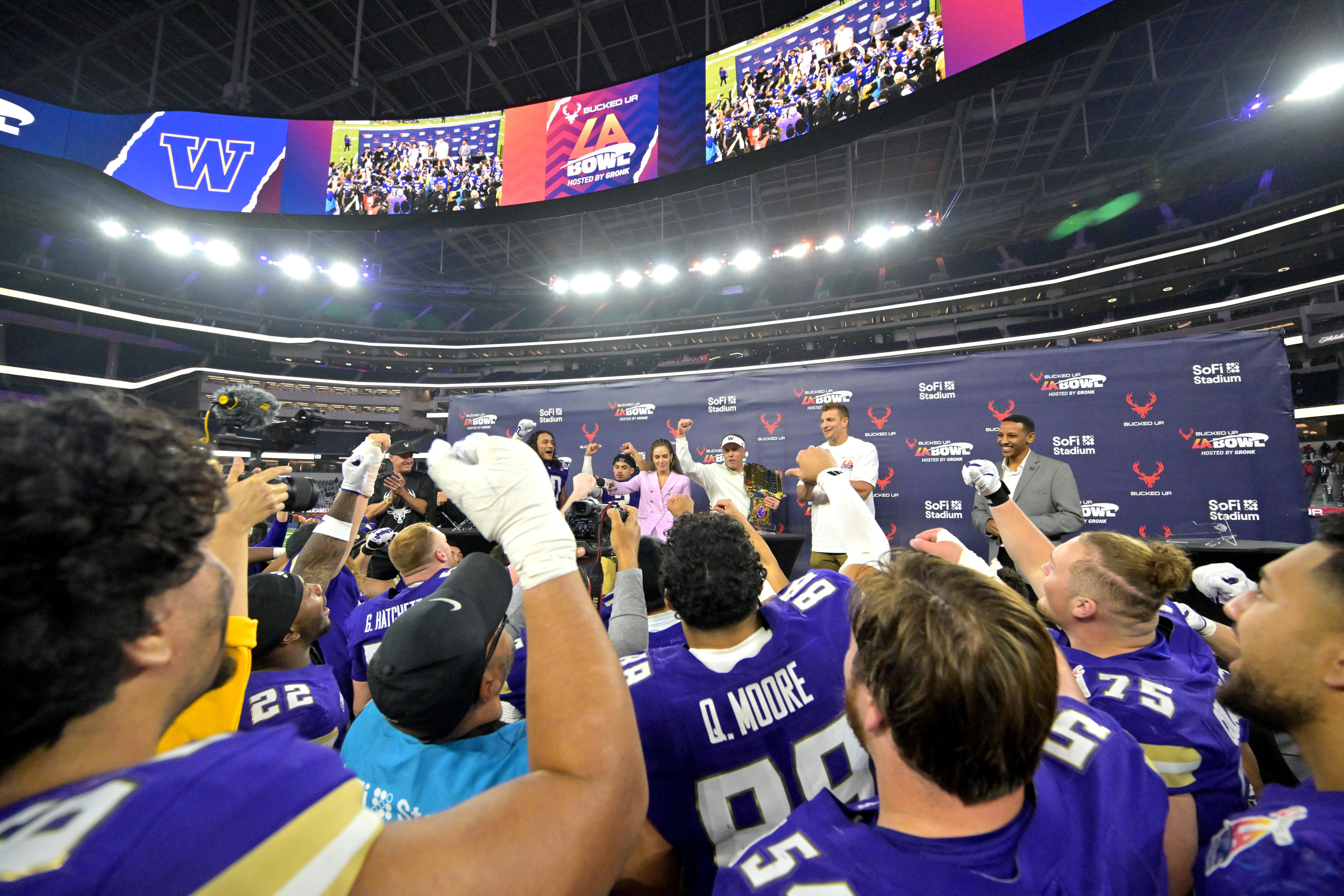 USA TODAY ranks Washington among top 25 college football programs
