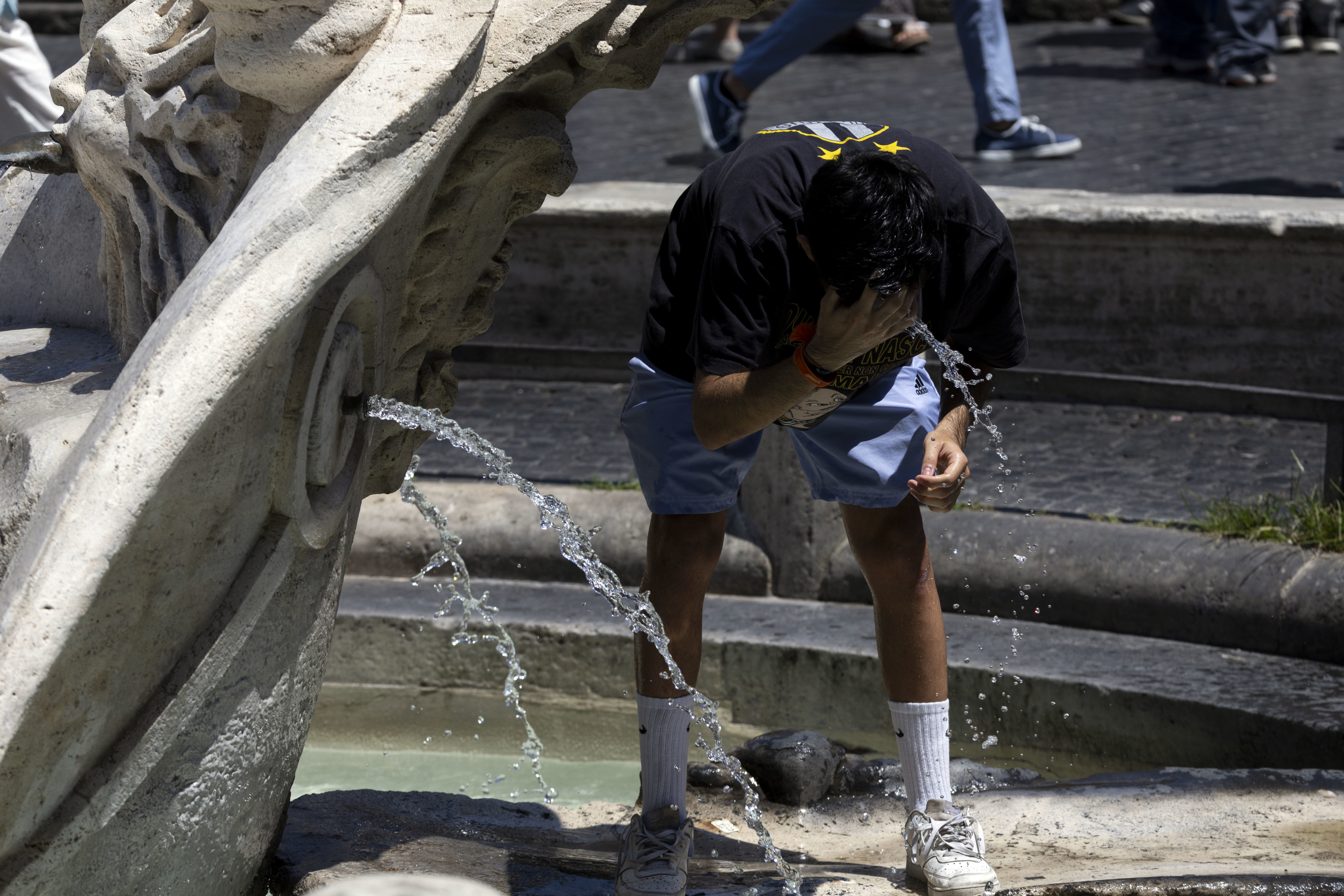 Italy's latest heatwave peaks with 18 cities on red alert