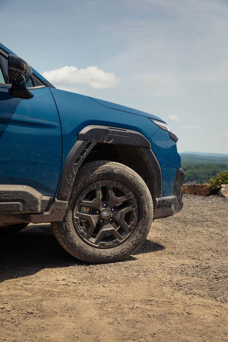 2026 Honda Passport TrailSport Elite, 2026 Hyundai Santa Fe XRT, 2026 Subaru Outback Wilderness: Pics