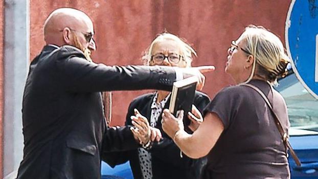 Darcy Ross's family confronted Neil Lewis after they left the court