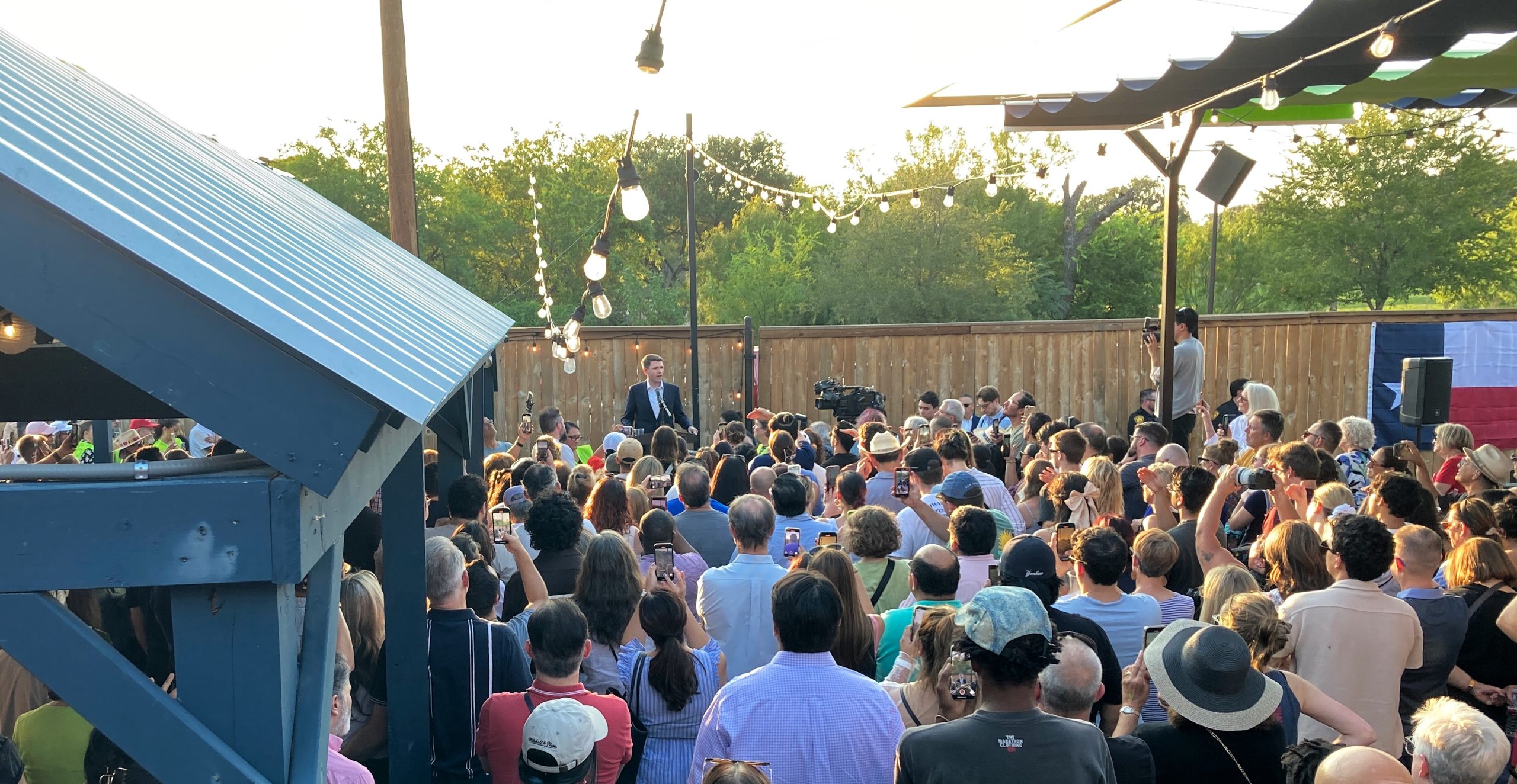¡Viva Democracy! Awesome turnout last night at the James Talarico Rally at The Backyard