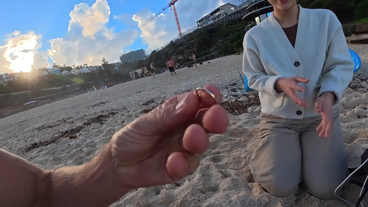 She lost her engagement ring in Australia - then the beach search ...