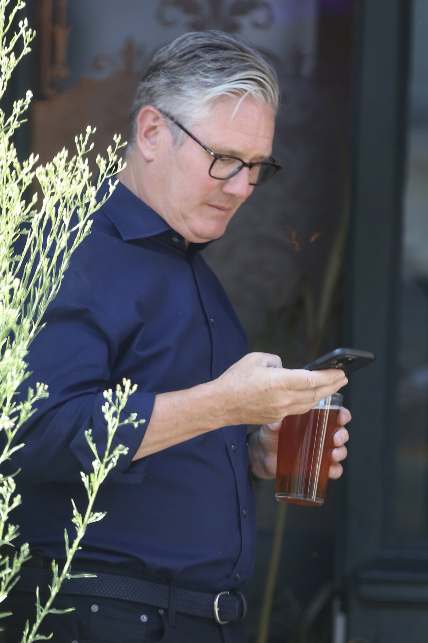 Former Prime Minister Sir Keir Starmer grabbing a pint as he meets up with some former colleagues