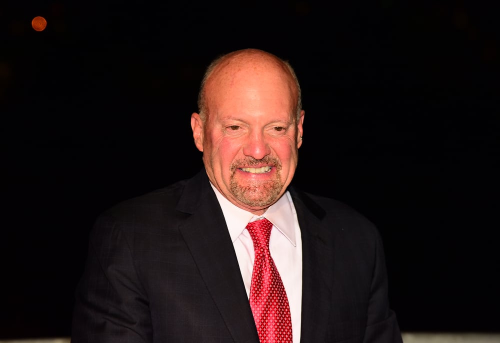 NEW YORK CITY - OCTOBER 5 2017: The Brooklyn Bridge Park Conservancy heads its 5th annual Black Tie Ball. CNBC Mad Money Host Jim Cramer