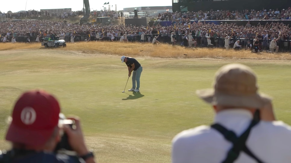 /content/dam/images/golfdigest/fullset/kennedy/JK_PuttAndCover.jpg