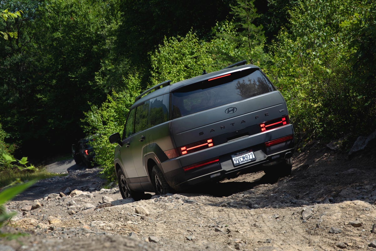2026 Honda Passport TrailSport Elite, 2026 Hyundai Santa Fe XRT, 2026 Subaru Outback Wilderness: Pics