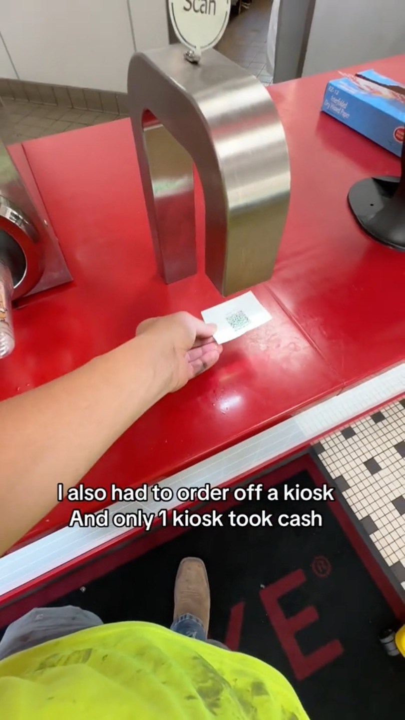 Steak ‘n Shake allegedly installs anti-theft QR readers for their fountain soda machines — sparking calls for boycott