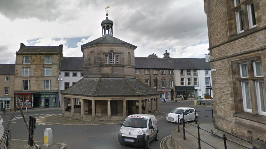 Market Cross had previously been damaged by passing HGVs, the meeting heard