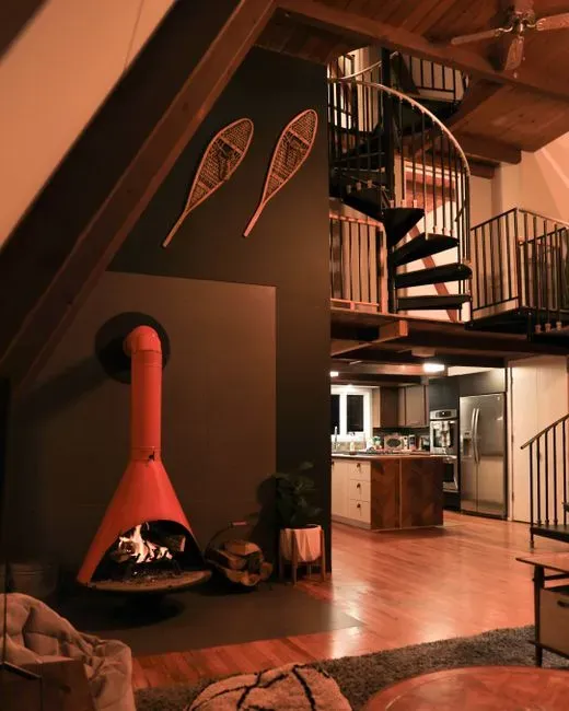 Bold, saturated color is sneaking back into the firebox (Image Credits: Pexels)