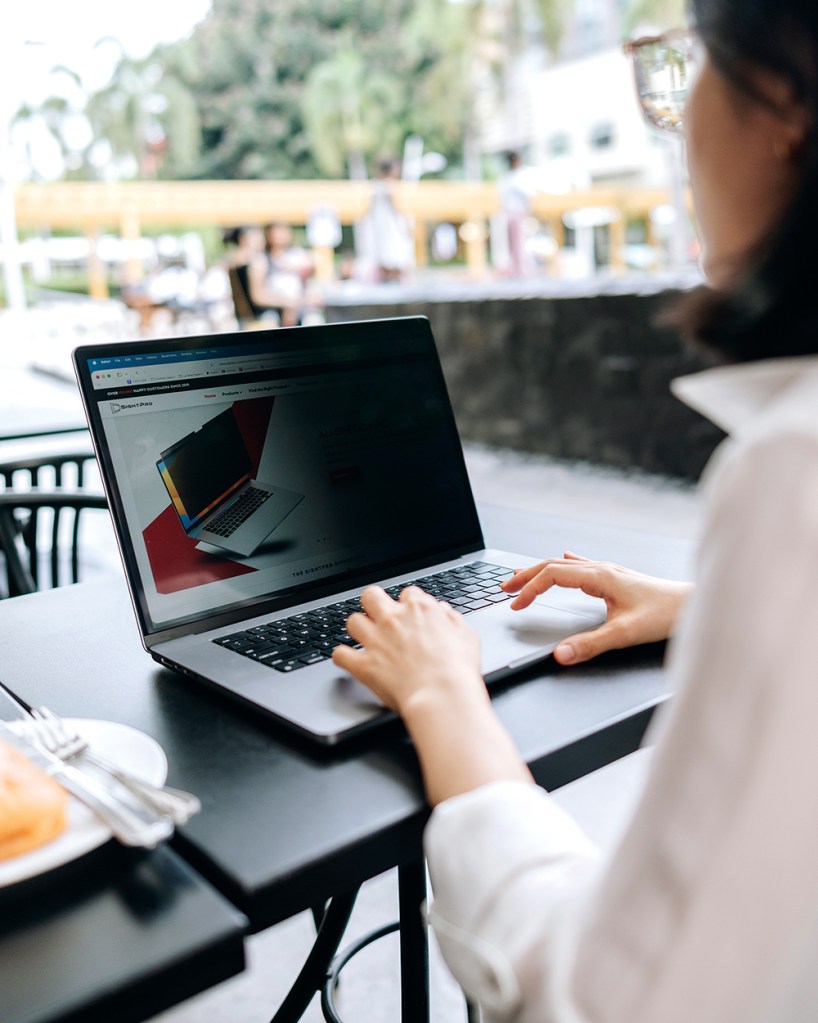 5 Tech Tools That Cut Your Workday in Half for Summer Travel