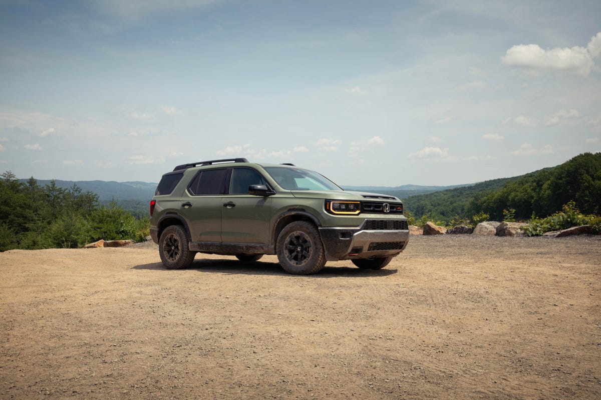 2026-soft-roader-comparison-2026-outback-passport-sante-fe-39.jpg