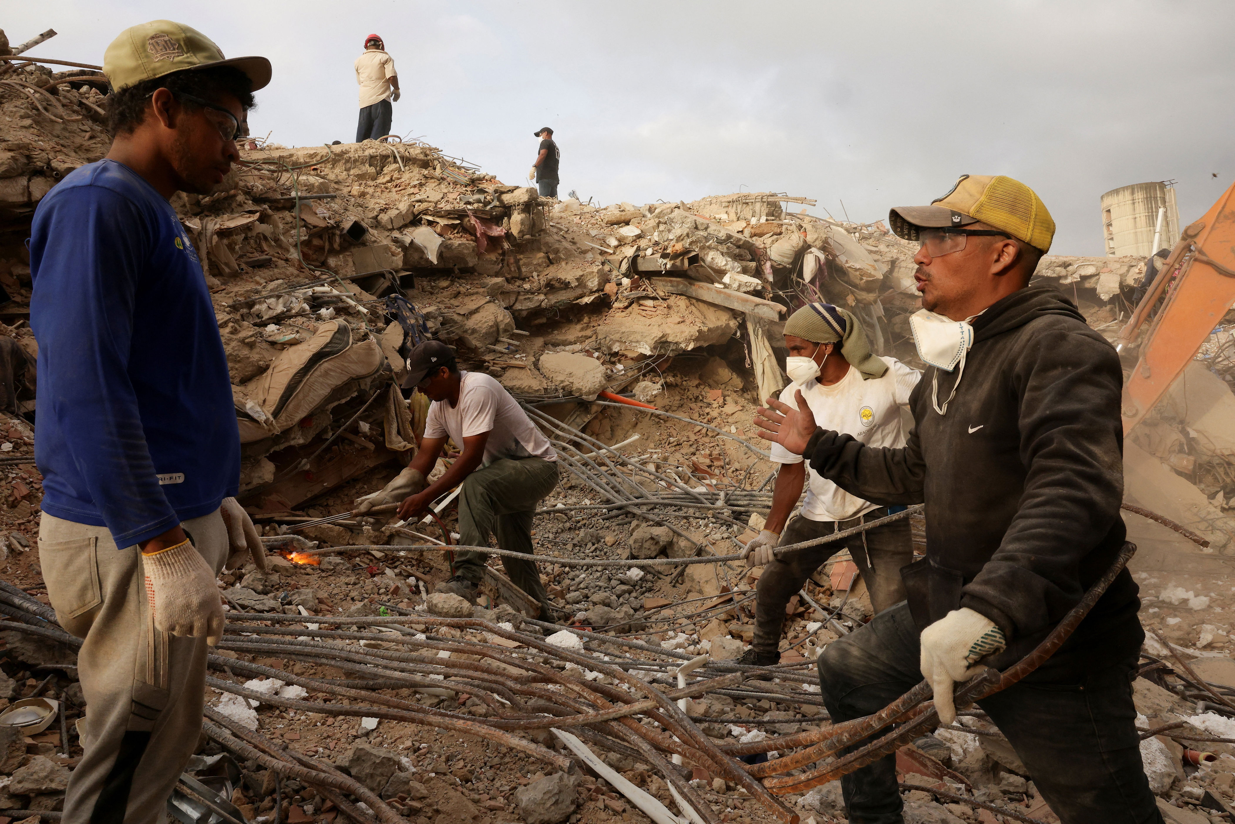 Searching for closure: Venezuela families refuse to give up after quakes