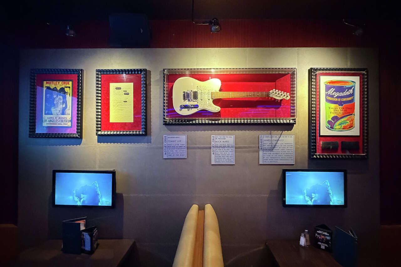 A grim night at LA's last Hard Rock Cafe, where music memories go to die
