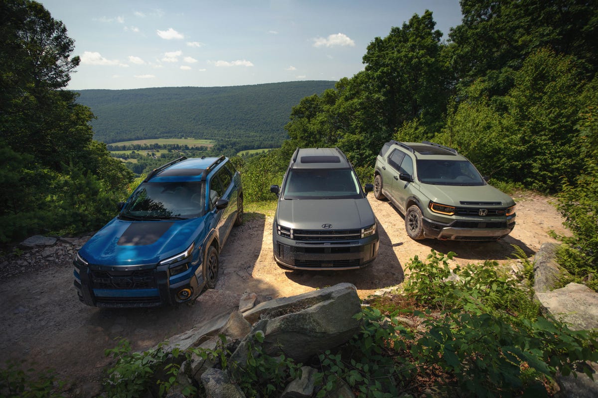 2026 Honda Passport TrailSport Elite, 2026 Hyundai Santa Fe XRT, 2026 Subaru Outback Wilderness: Pics