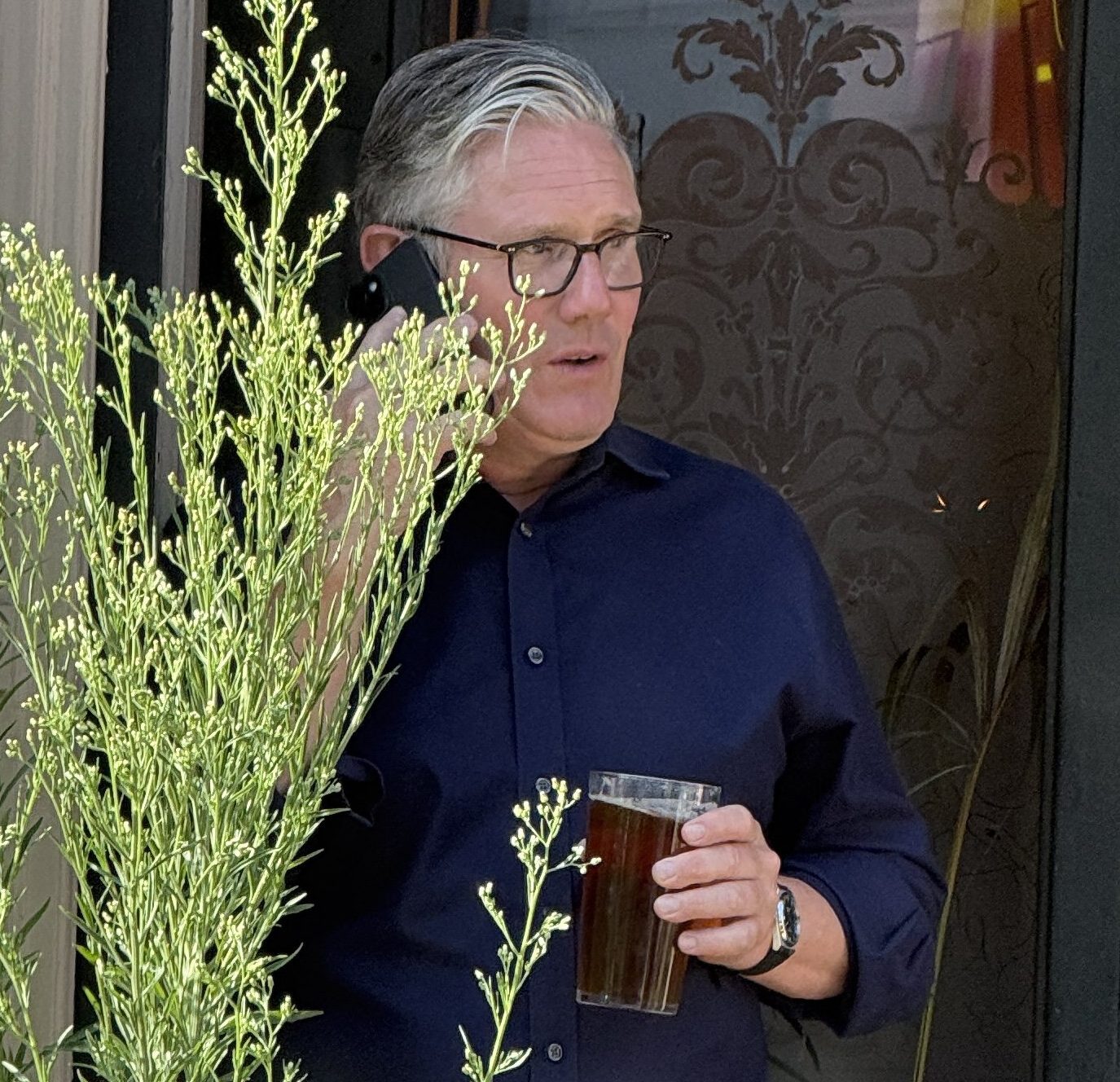 W8media. No credit w8media Keir Starmer excl. Former Prime Minister Sir Keir Starmer grabbing a pint as he meets up with some former colleagues ( inc Rachelle Reeves) at a north London pub . 21/07/2026.