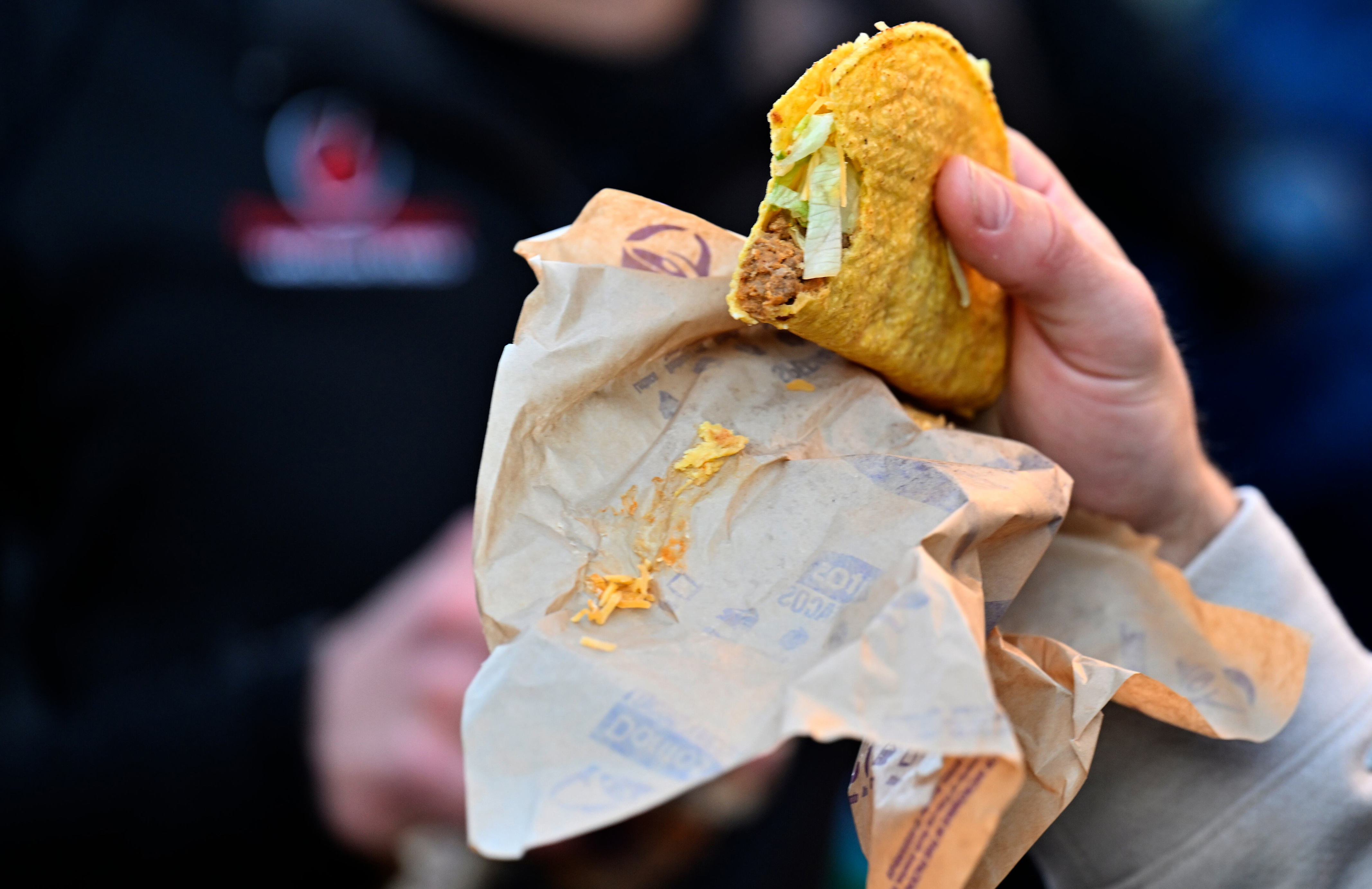 More than 8,000 people are believed to have become ill after eating lettuce-based foods at Taco Bell / The Washington Post / The Washington Post via Getty Im