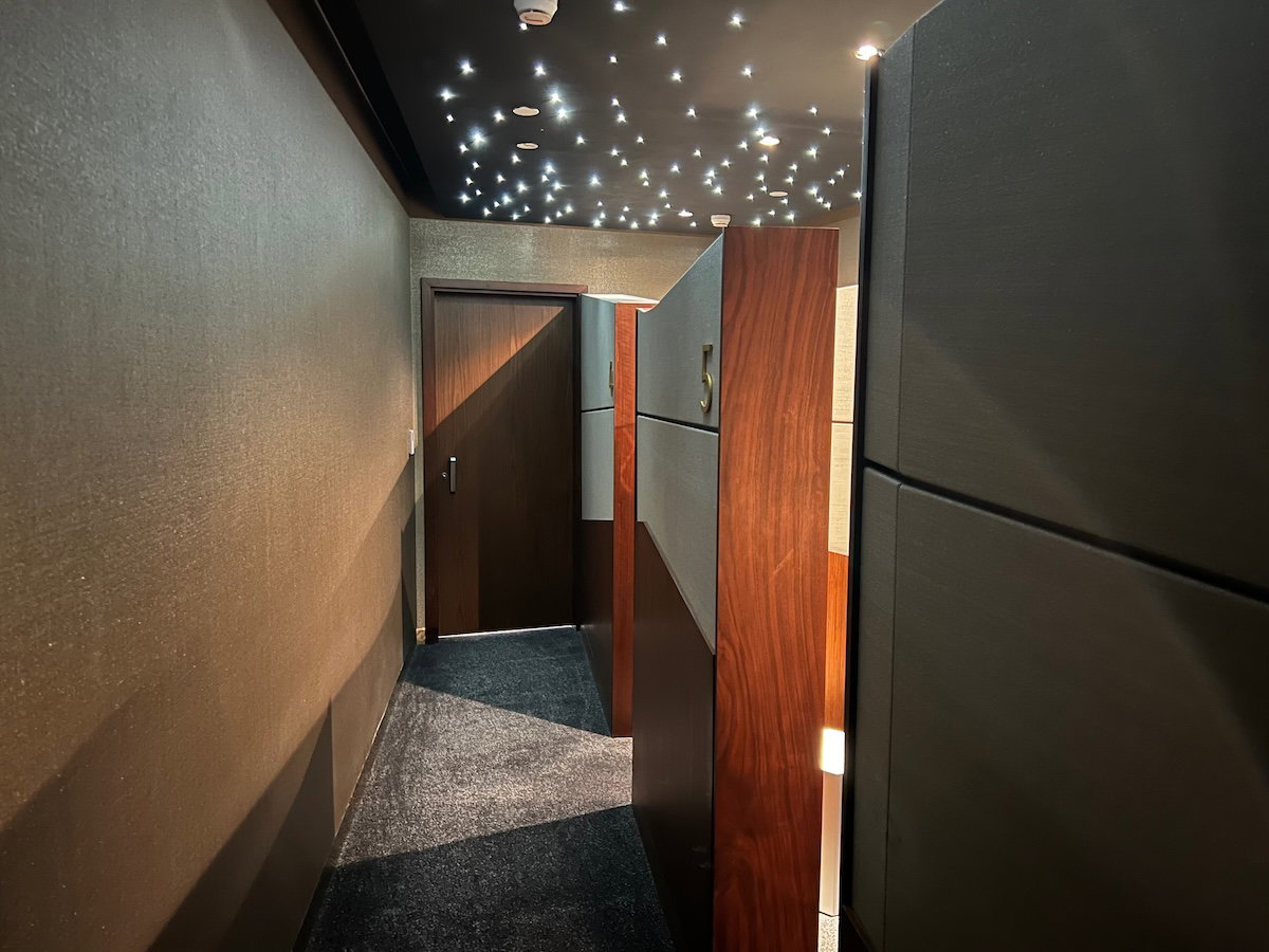 Which Airline Lounges Have Proper Bedrooms? Here's Where You Can Rest