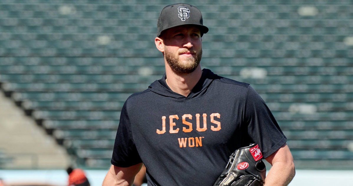 ‘Keep politics out of sports’ crowd goes silent as MLB players wear ‘Jesus Won’ shirts