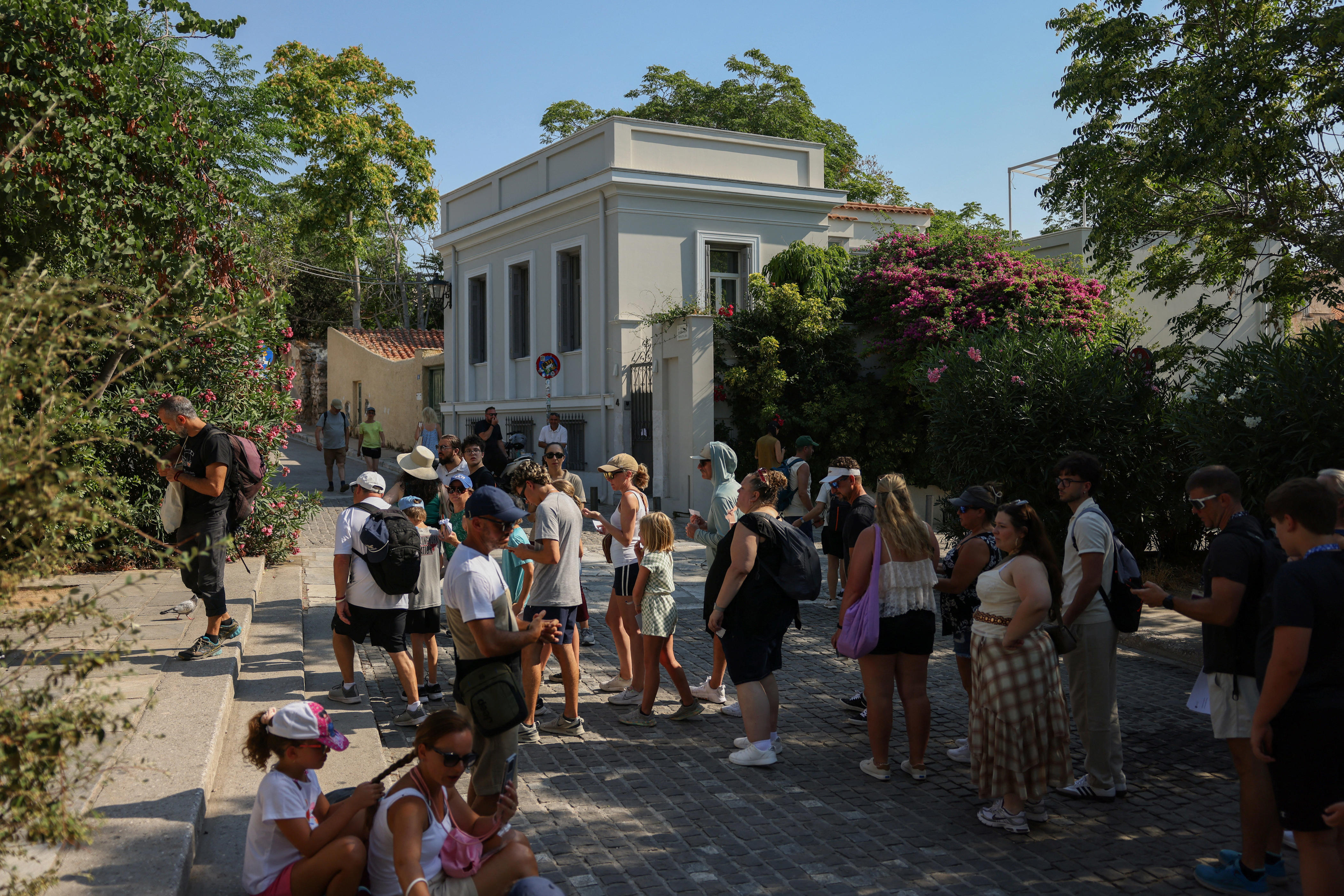 2 American tourists injured in stabbing near Acropolis in Athens