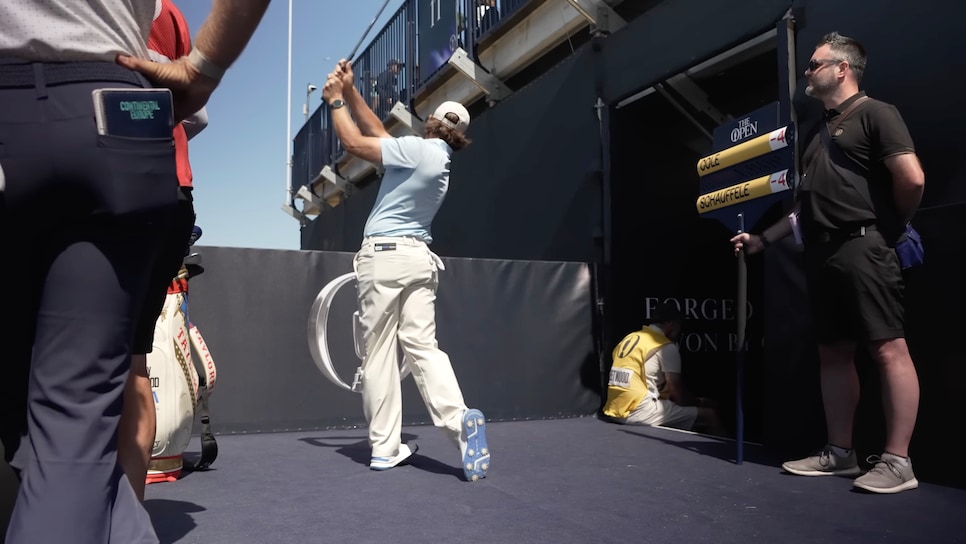 /content/dam/images/golfdigest/fullset/kennedy/JK_TommySwings1stTee.jpg