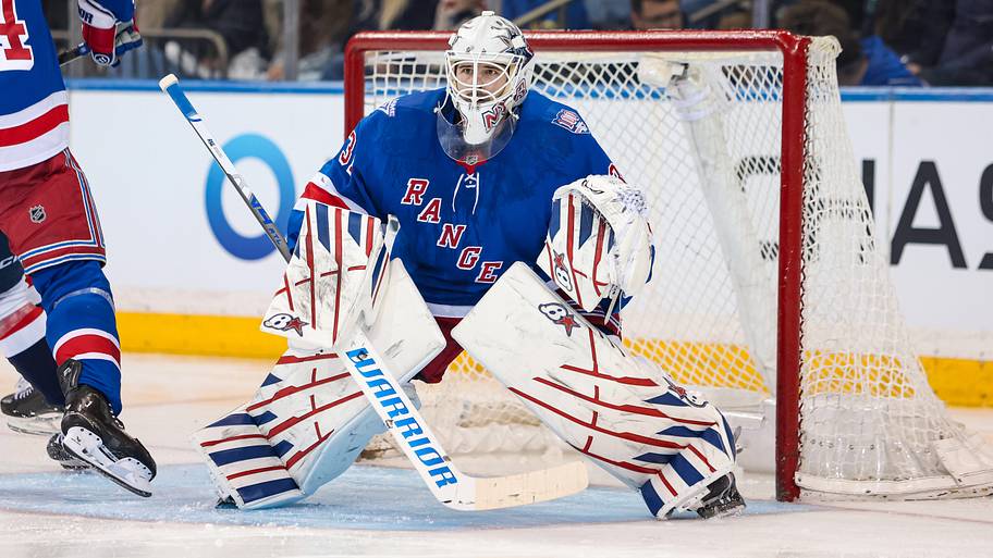 New York Rangers goalie Igor Shesterkin (31) guards the net against the Washington Capitals.