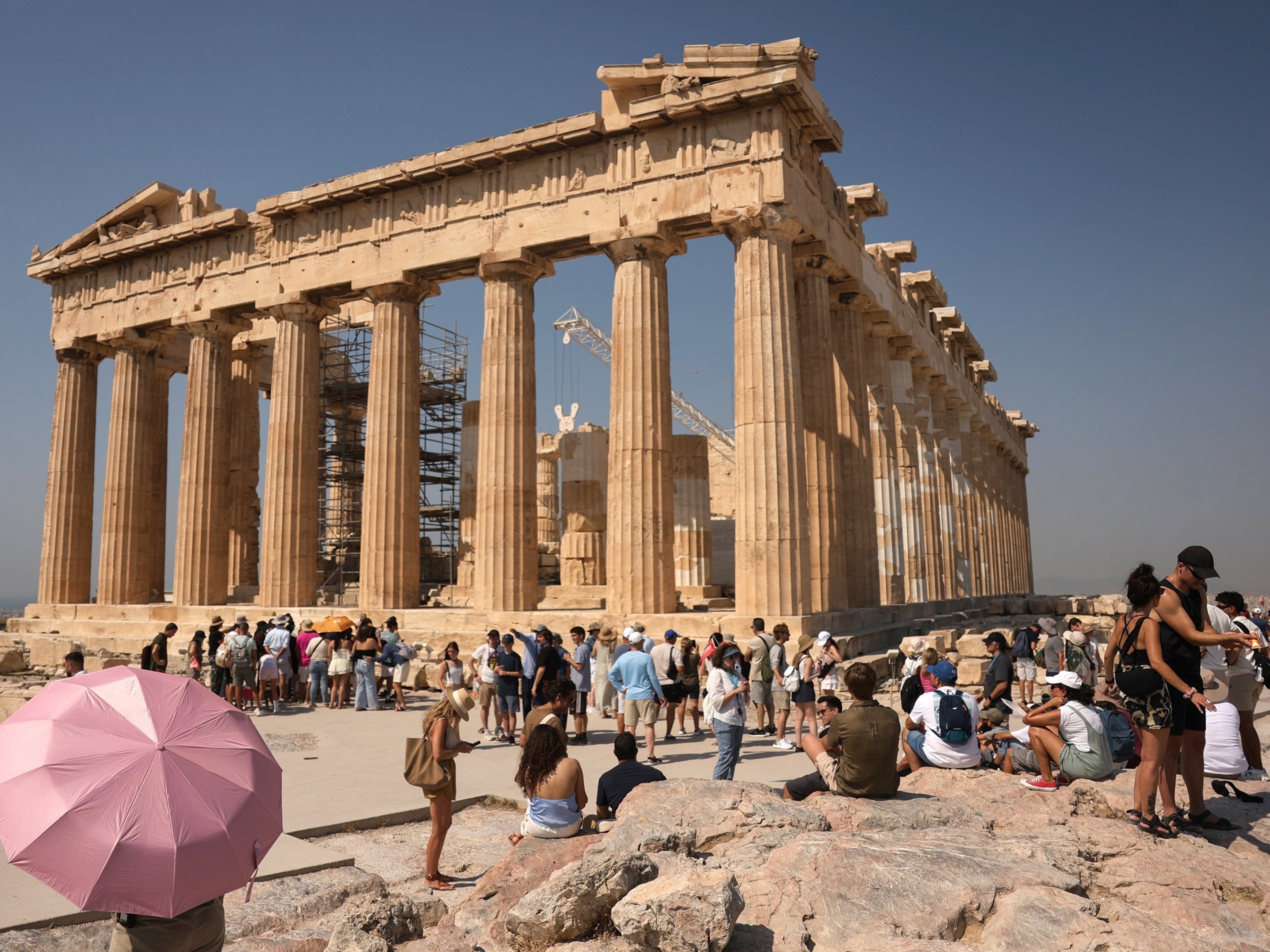 2 Americans stabbed outside the Acropolis in Greece