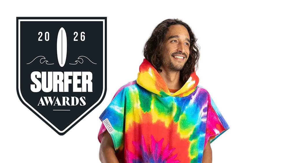 leus_changing_poncho