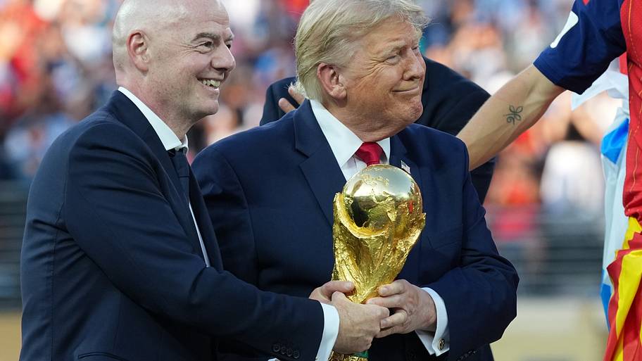 trump with gianni and the trophy