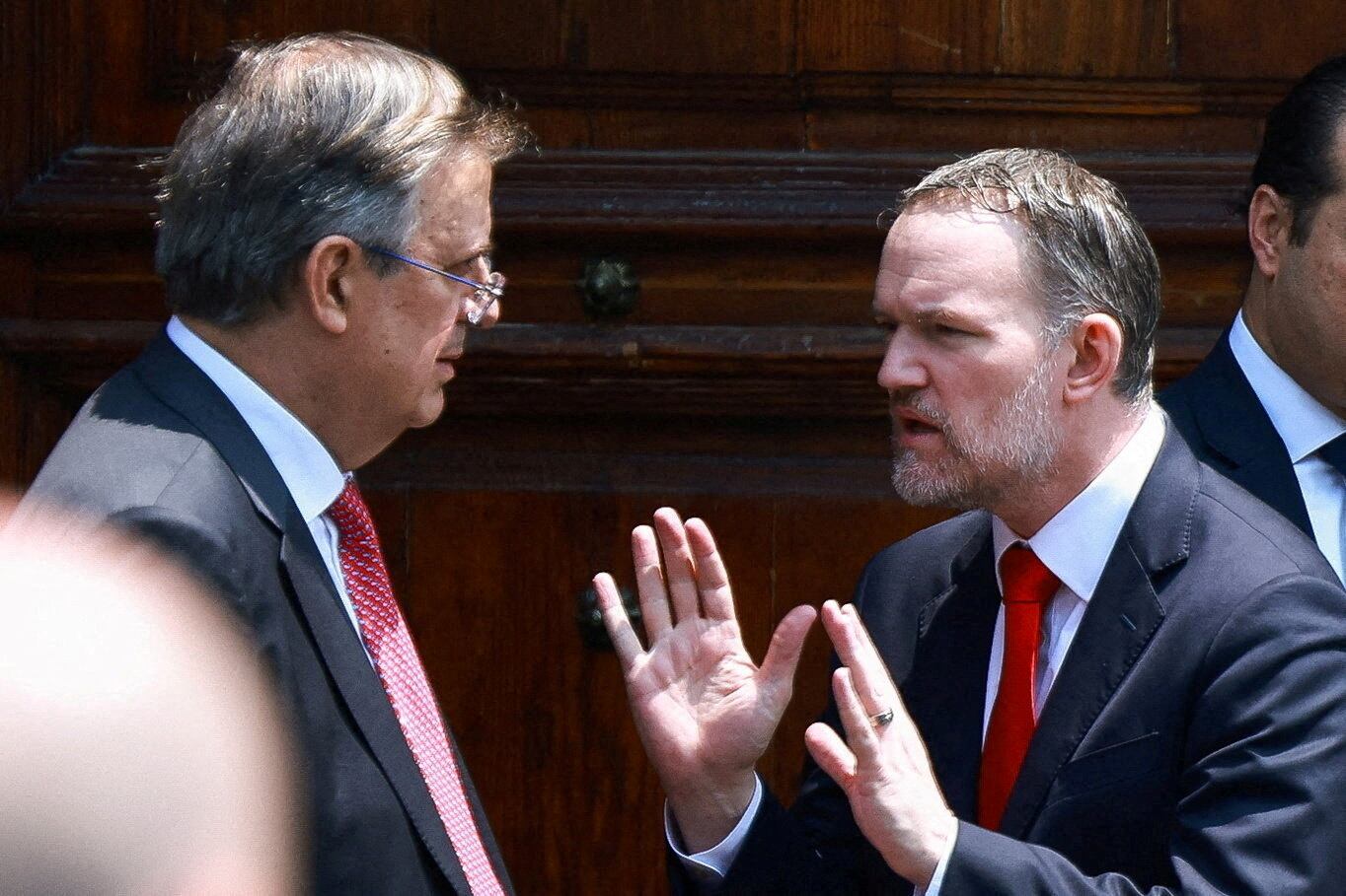 Marcelo Ebrard and Jamieson Greer in Mexico City, April 20.