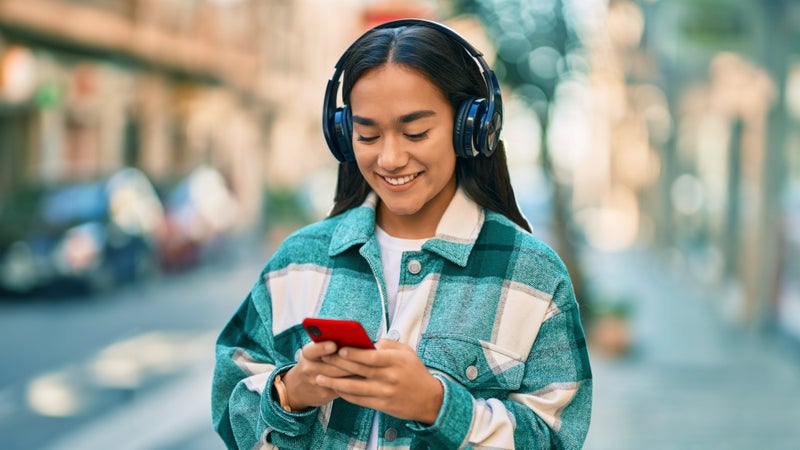 Grab a plan, grab an awesome phone deal | Image by Total Wireless