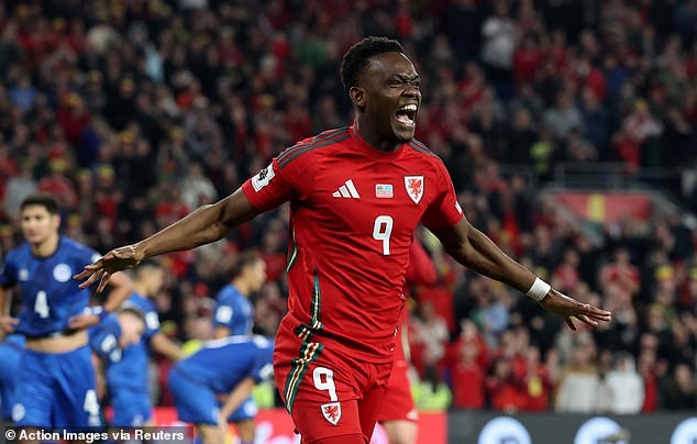 Sheffield United are weighing up a move for Wales international Rabbi Matondo