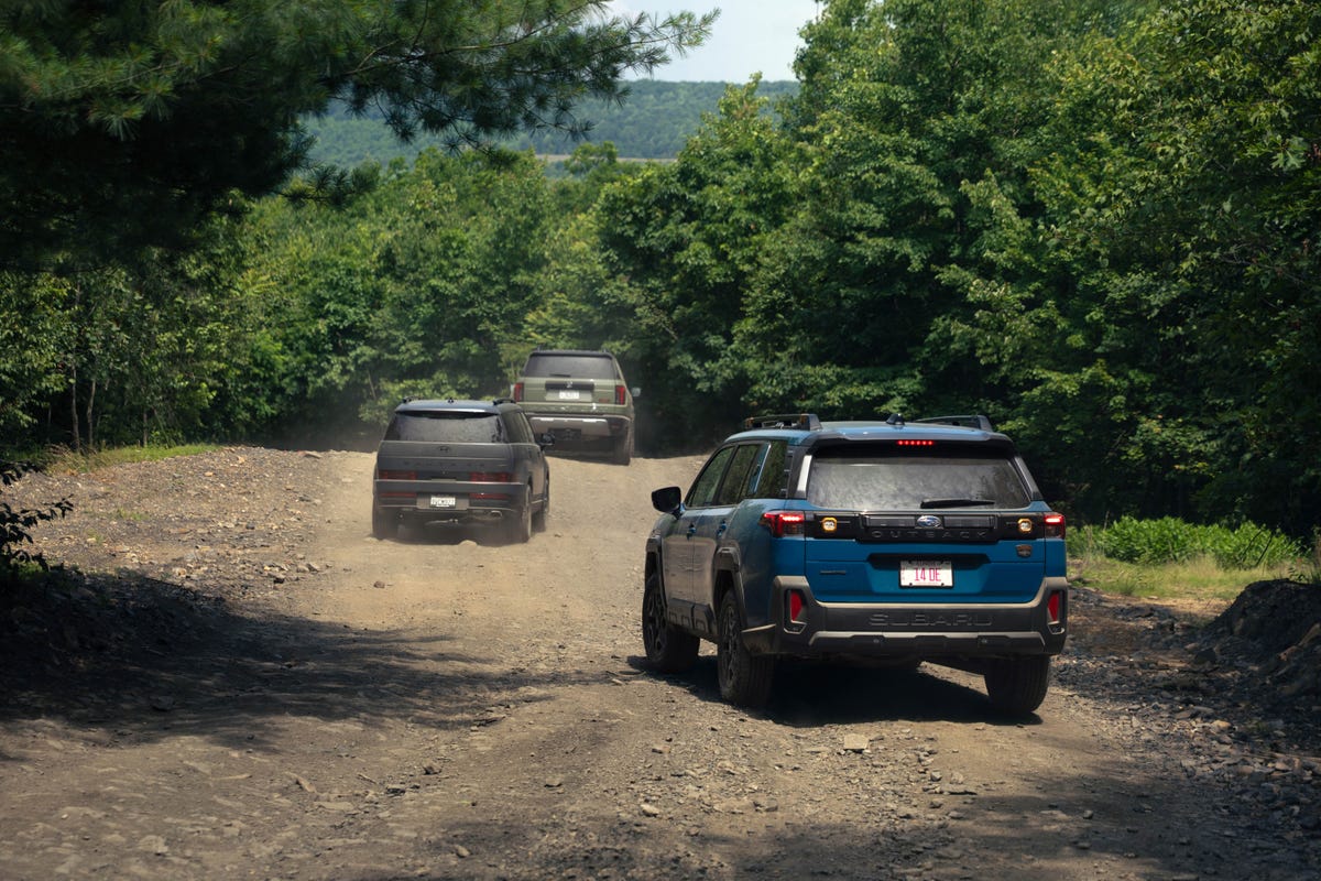 2026 Honda Passport TrailSport Elite, 2026 Hyundai Santa Fe XRT, 2026 Subaru Outback Wilderness: Pics