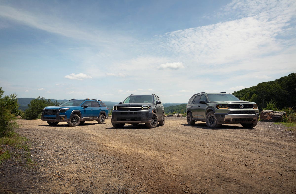 2026 Honda Passport TrailSport Elite, 2026 Hyundai Santa Fe XRT, 2026 Subaru Outback Wilderness: Pics