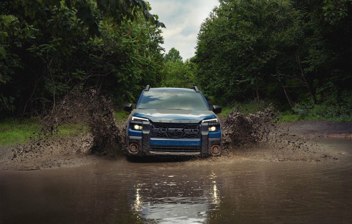 2026 Honda Passport TrailSport Elite, 2026 Hyundai Santa Fe XRT, 2026 Subaru Outback Wilderness: Pics
