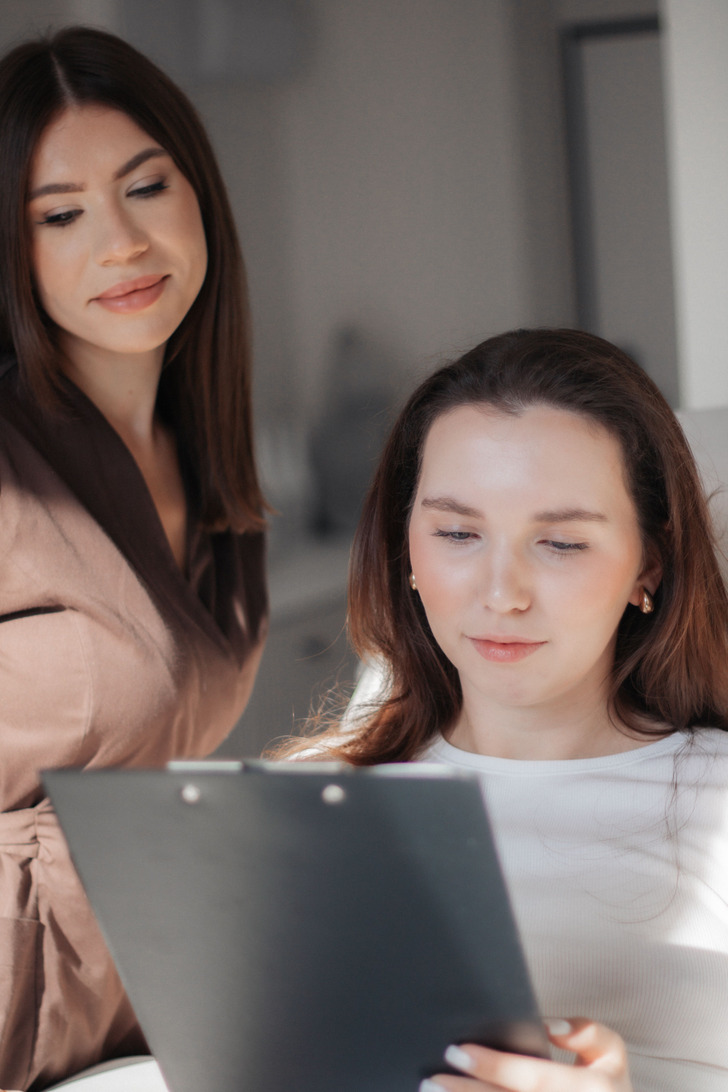 10 Workplace Kindness Moments That Prove Compassion Leads to Better Teams