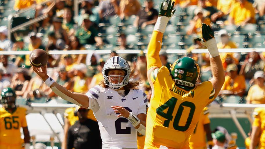 Kansas State Wildcats quarterback Avery Johnson (2) throws a pass against Baylor Bears linebacker Kyler Jordan