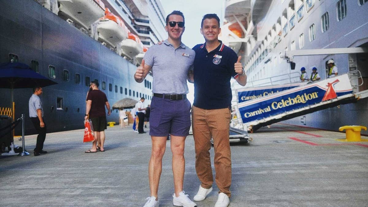 8 Carnival cruise directors fans say you should follow