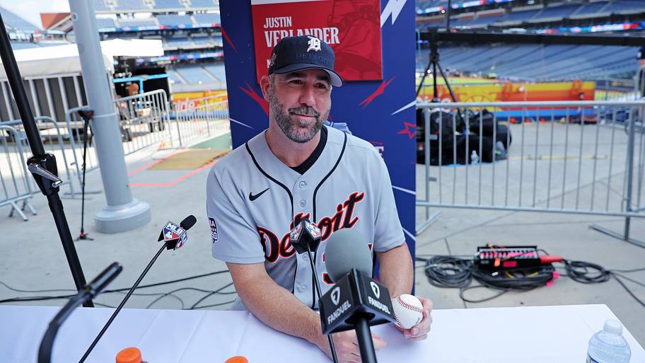 Justin Verlander's curt reaction to absurd Buster Posey Hall of Fame question says it all