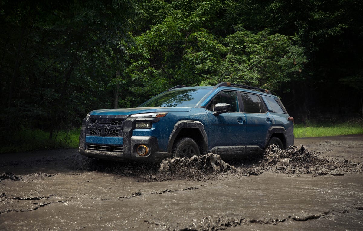 2026 Honda Passport TrailSport Elite, 2026 Hyundai Santa Fe XRT, 2026 Subaru Outback Wilderness: Pics
